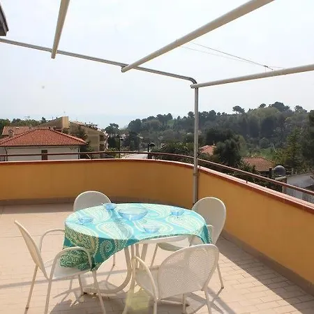 아파트 Numana, 600 Mt Mare Trilocale Con Ampia Terrazza Vista Mare 누마나